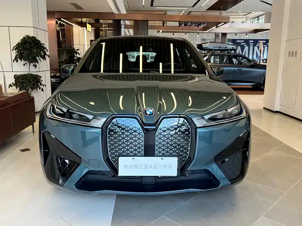 BMW iX 2025