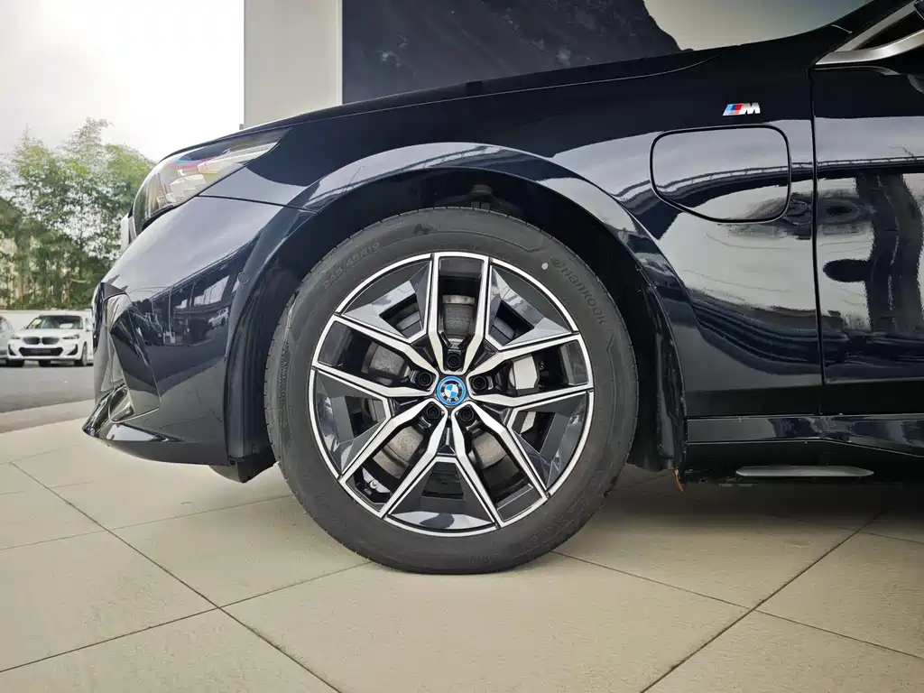 BMW i5 2025 — фото 5