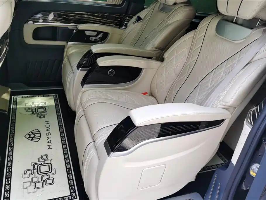 Mercedes-Benz V-Class 2019 — фото 11