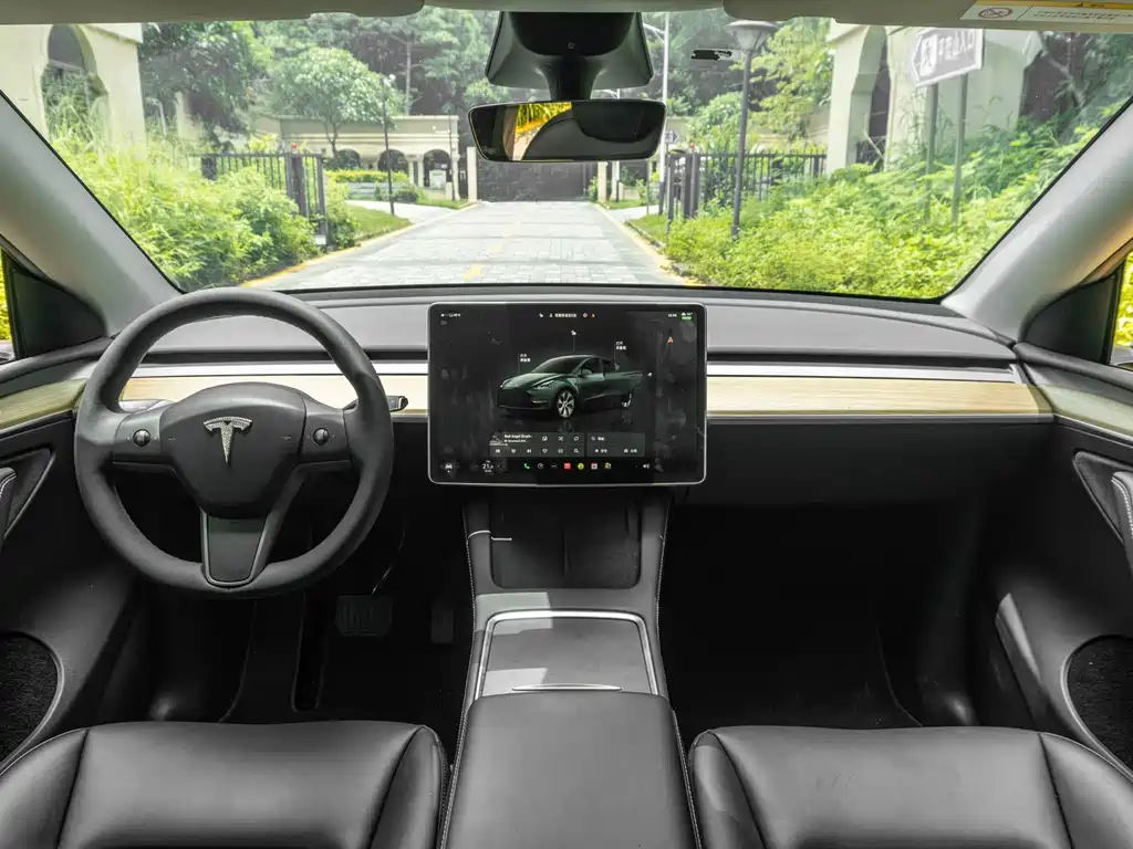 Tesla Model Y 2022 — фото 9