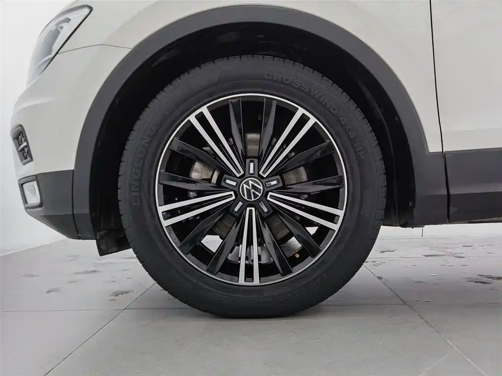 Volkswagen Tiguan L 2021 — фото 17