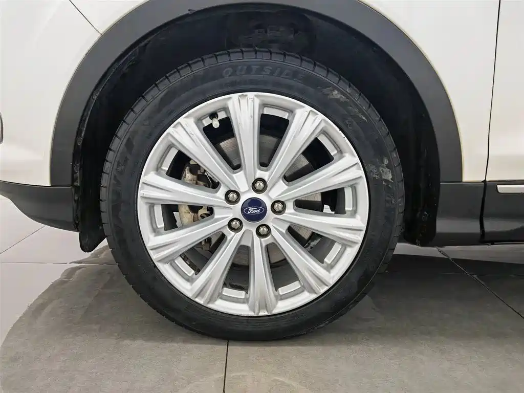 Ford Kuga 2016 — фото 17