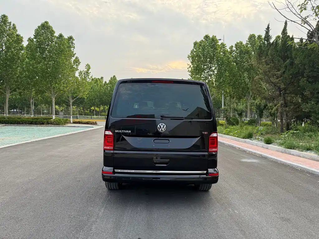 Volkswagen Multivan 2018 — фото 6