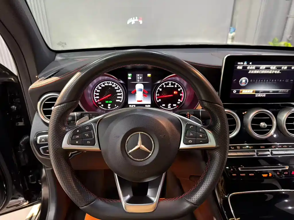 Mercedes-Benz GLC AMG 2019 — фото 14