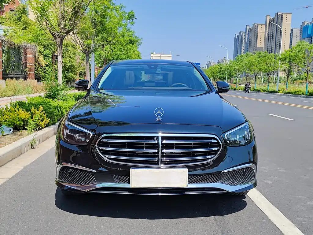 Mercedes-Benz E-Class 2023 — фото 17