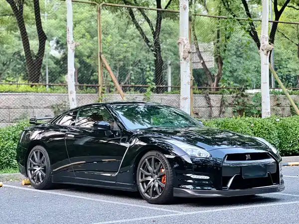 Nissan GT-R 2016