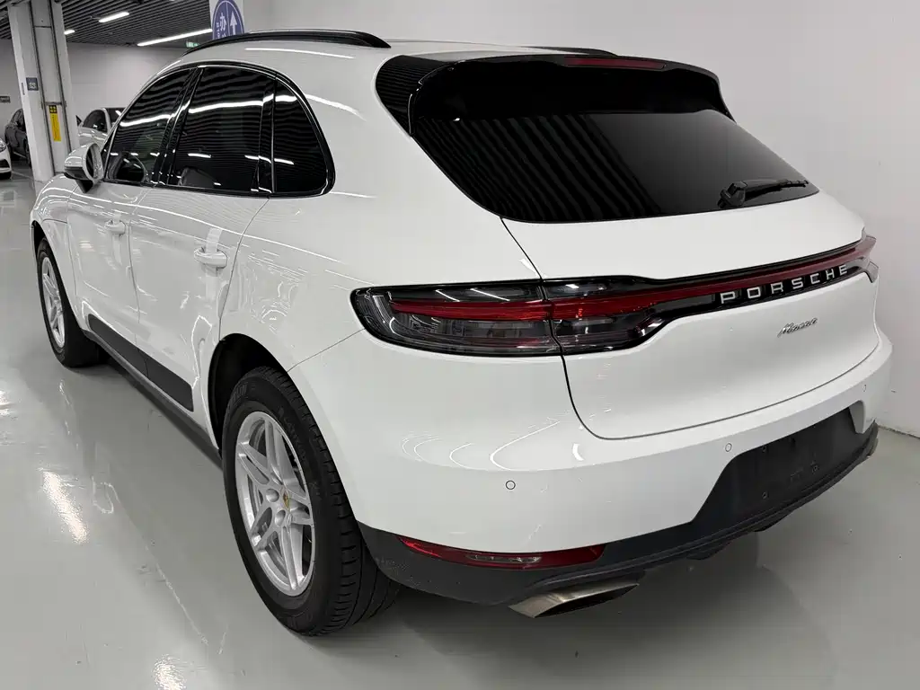 Porsche Macan 2019 — фото 15