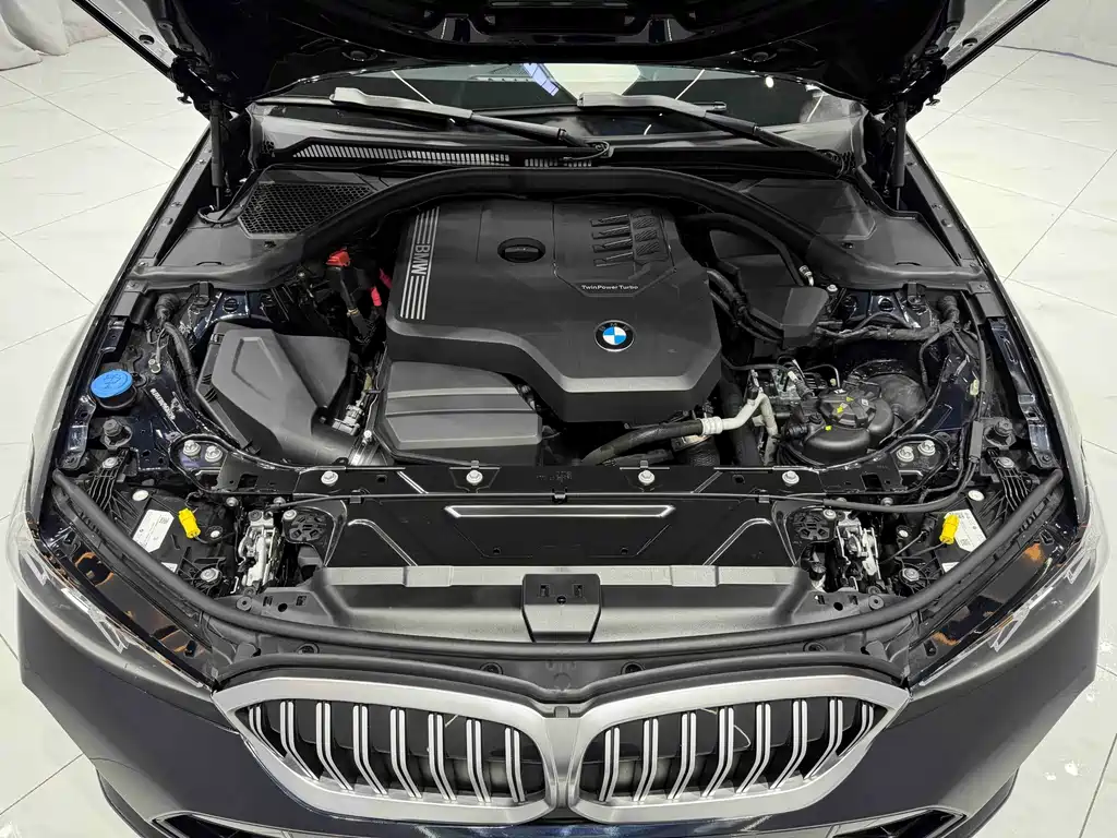 BMW 3 Series 2023 — фото 19