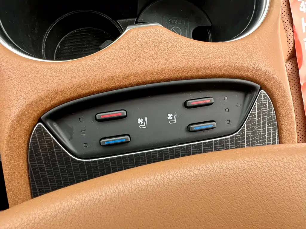 Toyota Venza 2022 — фото 19