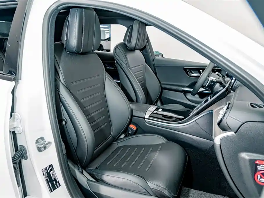 Mercedes-Benz C-Class 2024 — фото 17