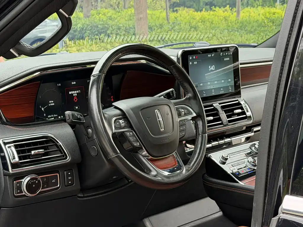 Lincoln Navigator 2021 — фото 9