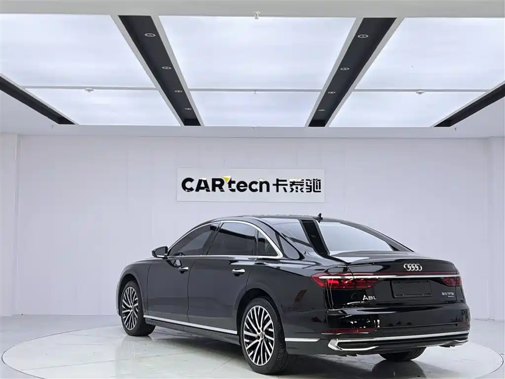 Audi A8 2024