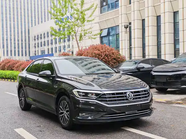 Volkswagen Sagitar 2020