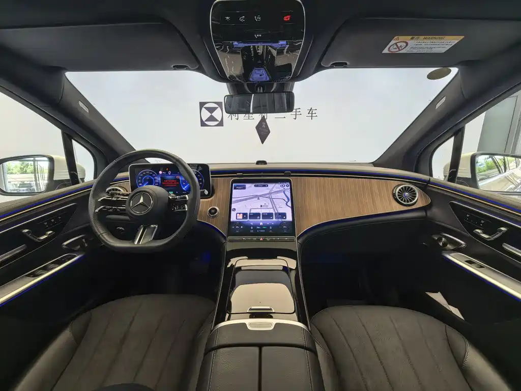 Mercedes-Benz EQE SUV 2025 — фото 16