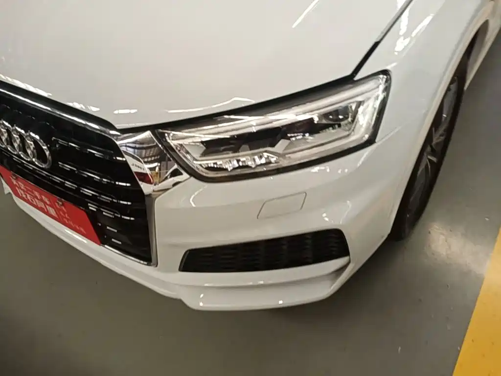 Audi Q3 2018 — фото 24