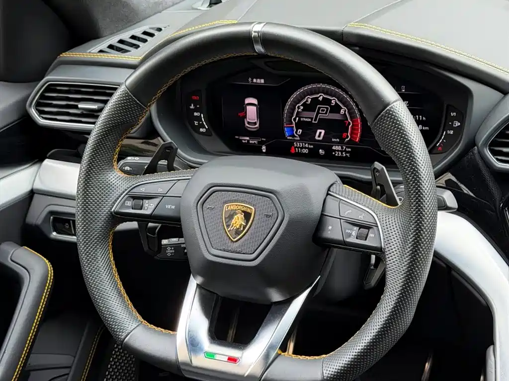 Lamborghini Urus 2020 — фото 15