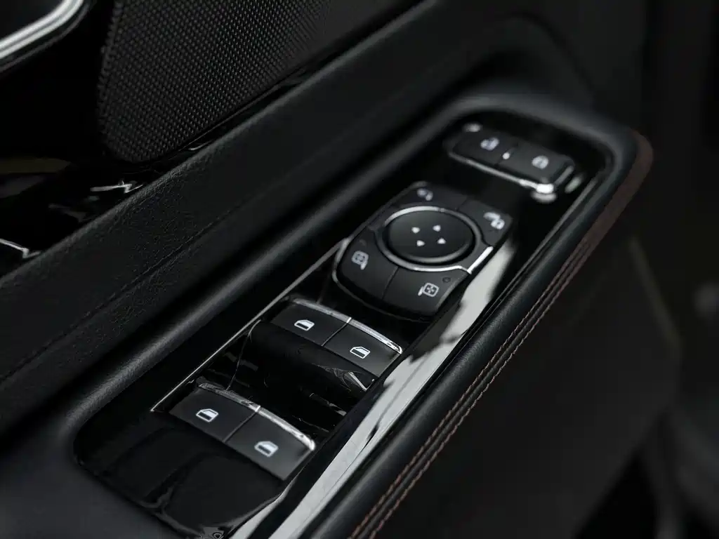 Lincoln Aviator 2021 — фото 12