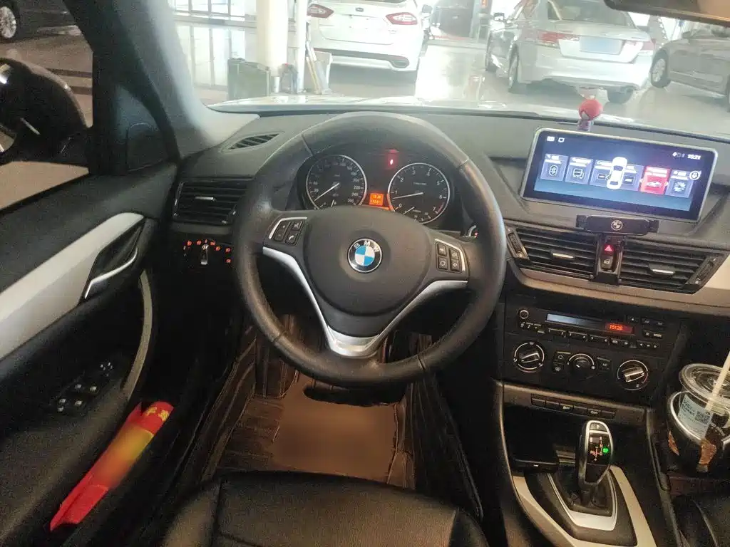 BMW X1 2015 — фото 8