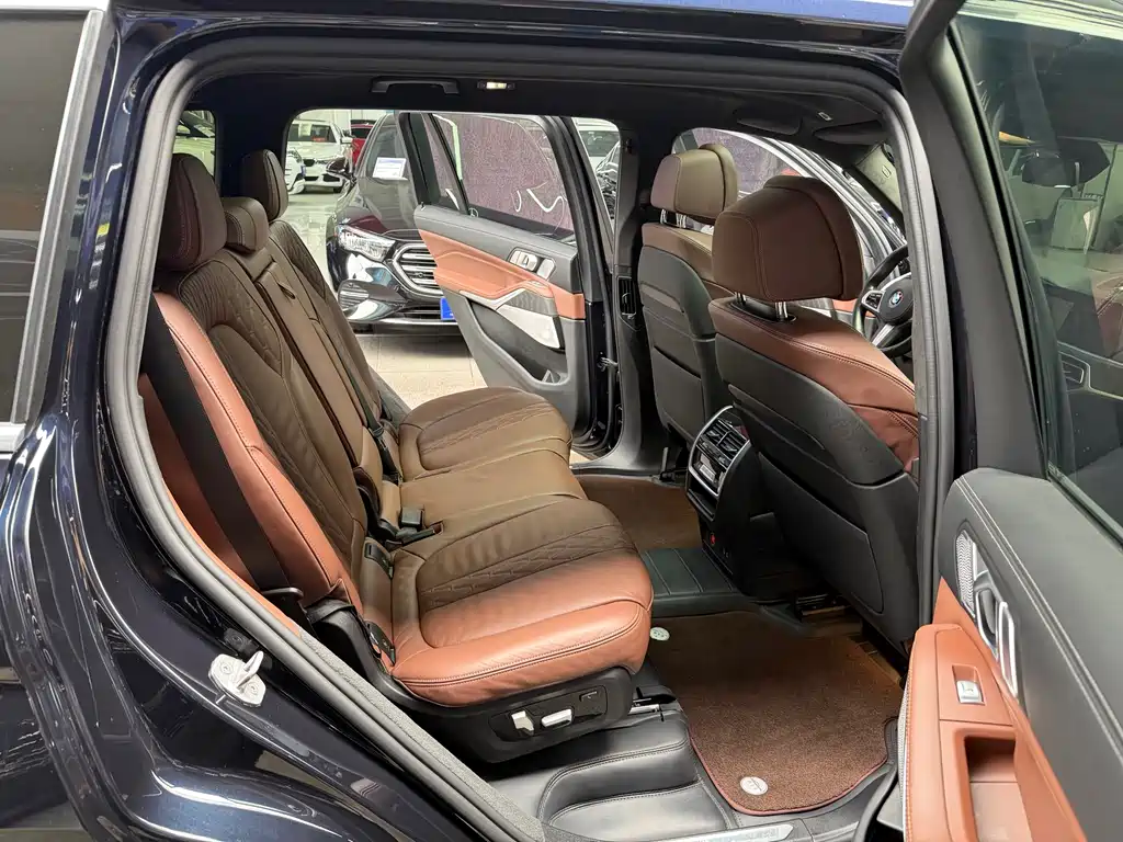 BMW X7 2021 — фото 17