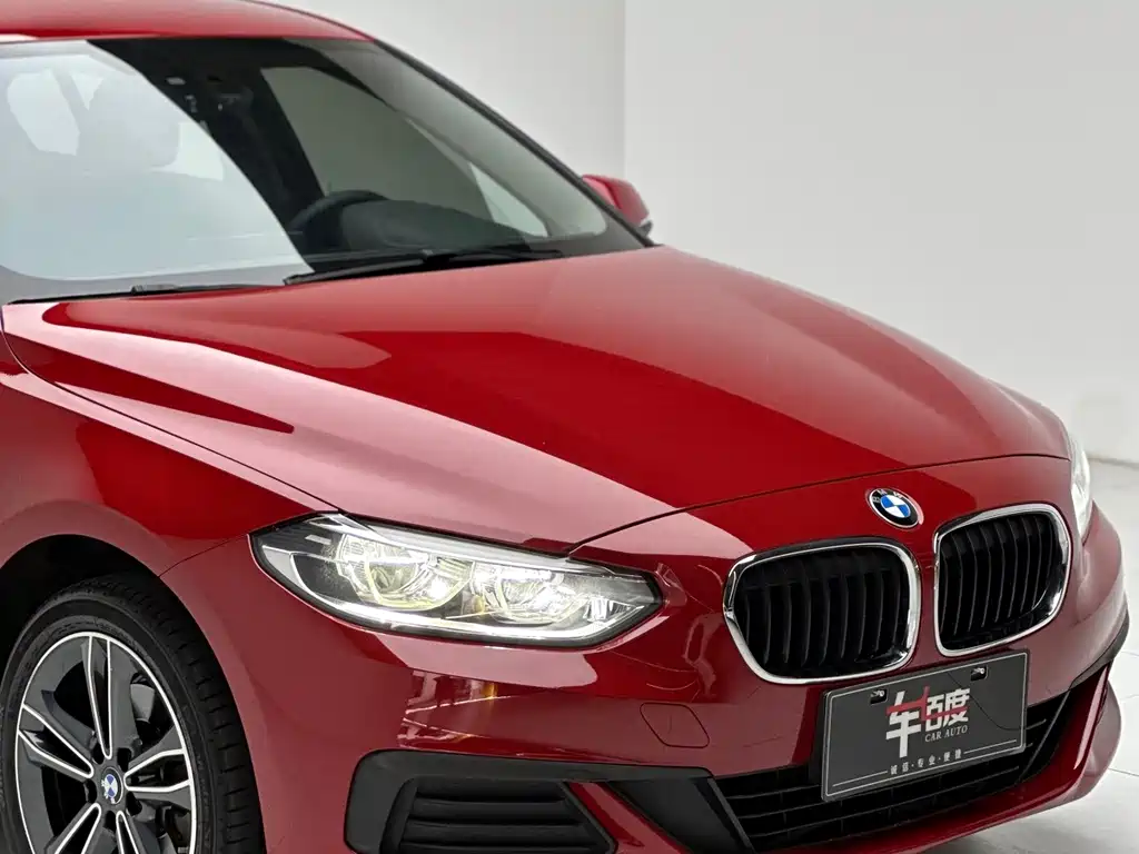 BMW 1 Series 2020 — фото 11
