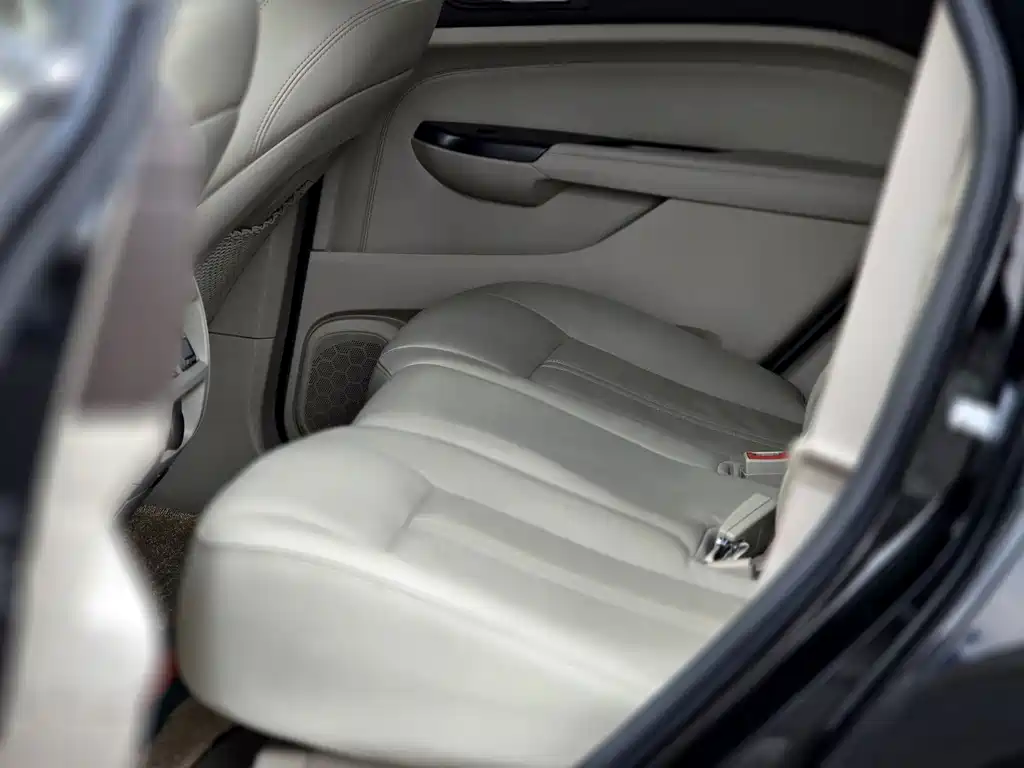 Cadillac SRX 2013 — фото 18