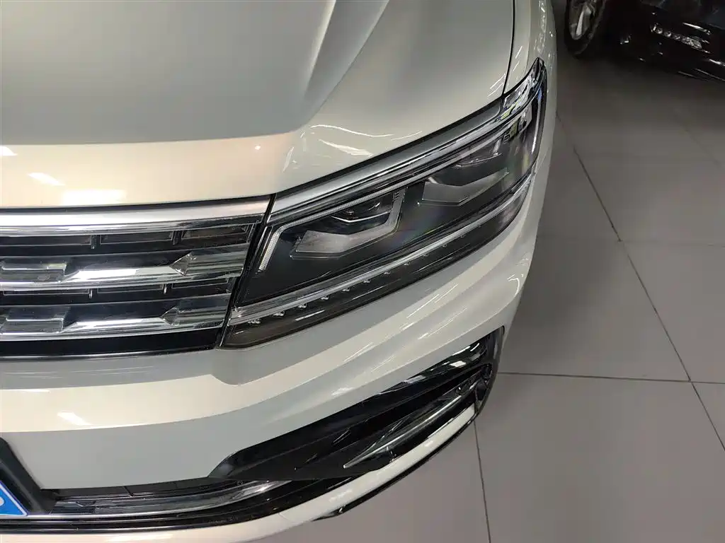 Volkswagen Tiguan L 2021 — фото 24