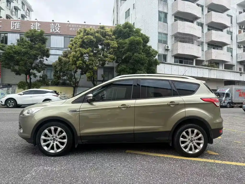 Ford Kuga 2015 — фото 4