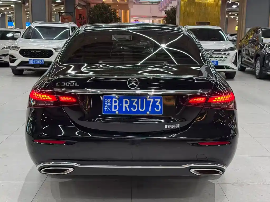 Mercedes-Benz E-Class 2022 — фото 11