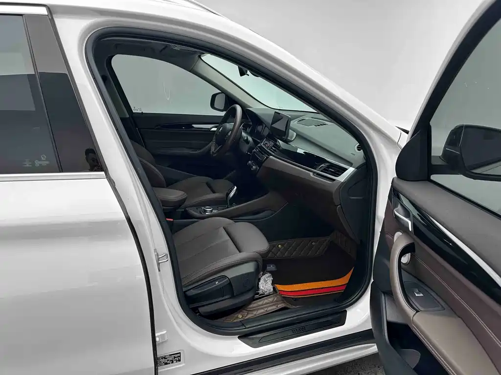 BMW X1 2022 — фото 7