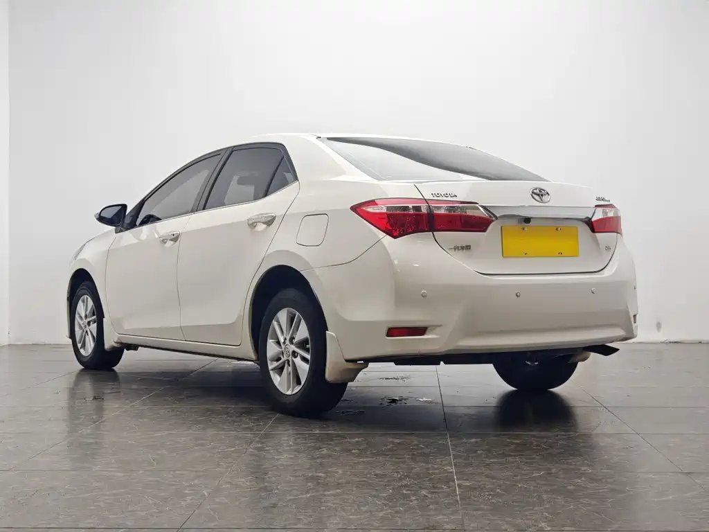 Toyota Corolla 2015 — фото 4