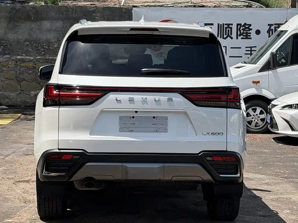 Lexus LX 2023 — фото 17