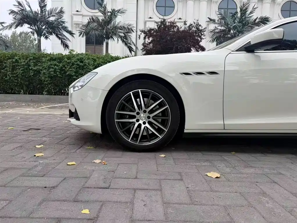 Maserati Ghibli 2015 — фото 5