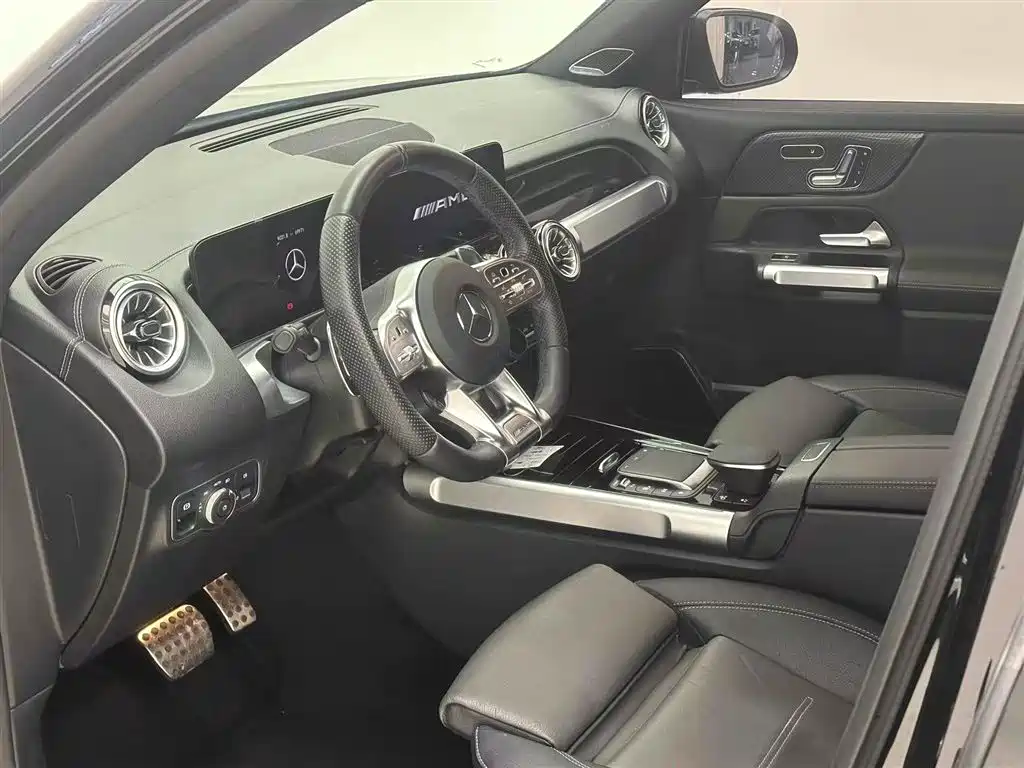 Mercedes-Benz GLB AMG 2023 — фото 12
