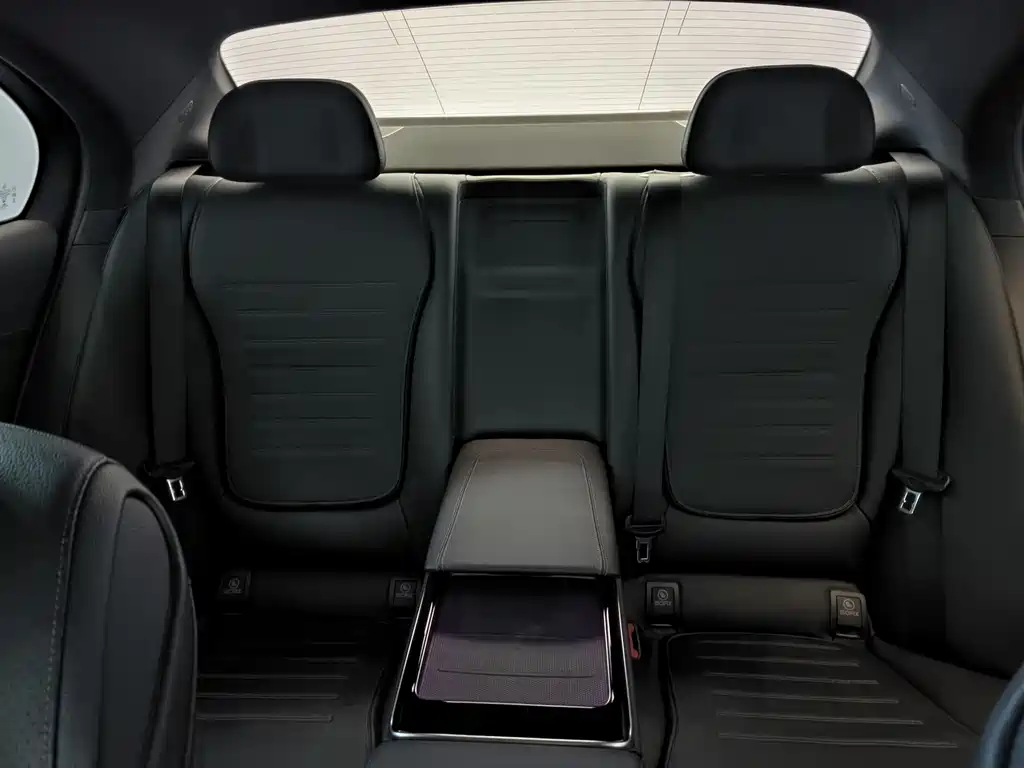 Mercedes-Benz C-Class 2021