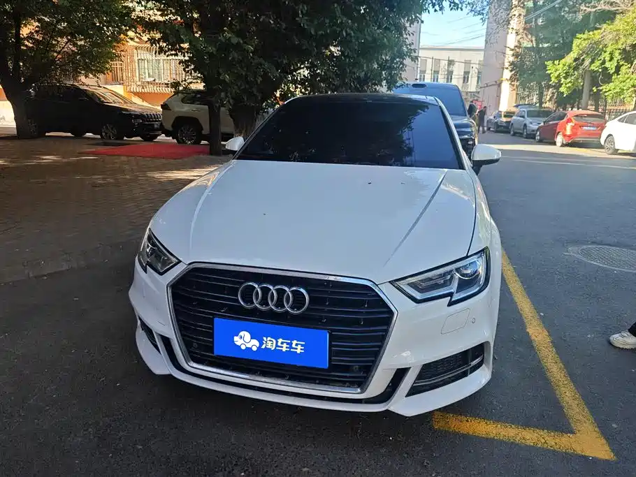 Audi A3 2018 — фото 2