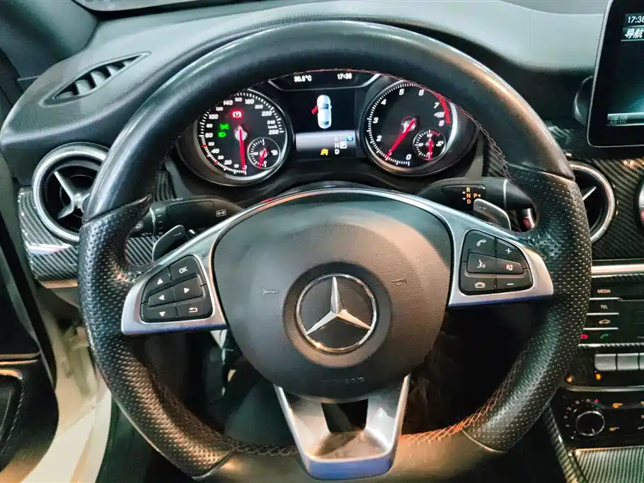 Mercedes-Benz CLA 2017 — фото 15