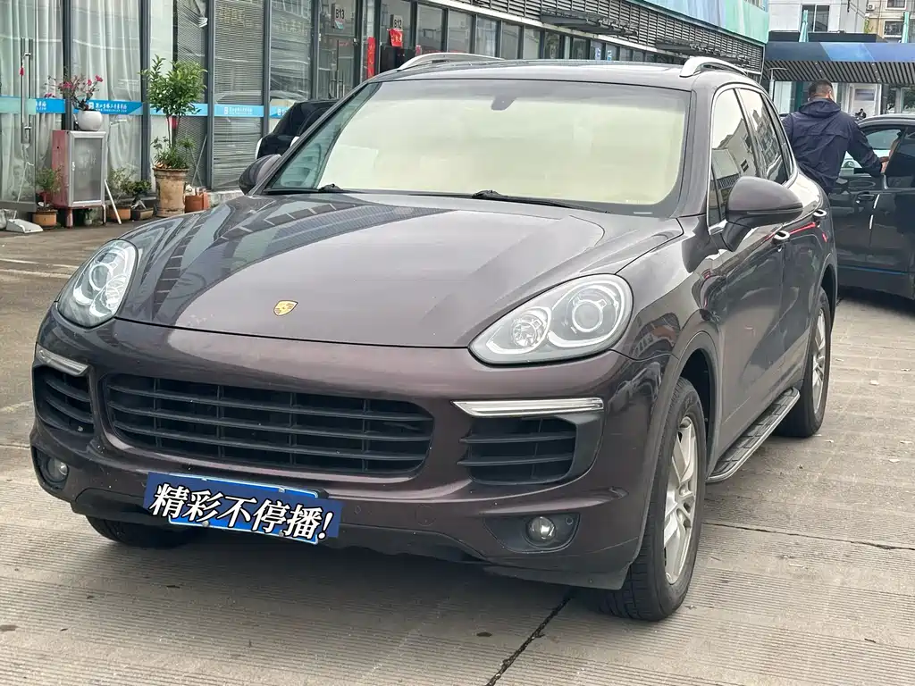 Porsche Cayenne 2016 — фото 1