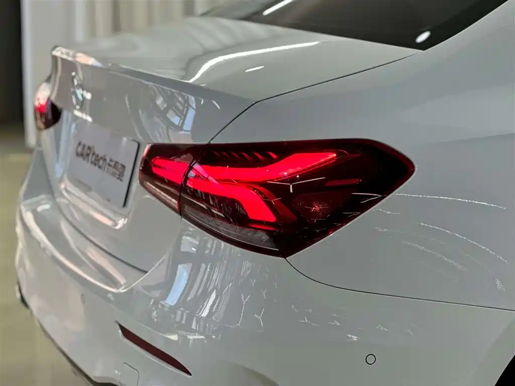 Mercedes-Benz A-Class 2019 — фото 12