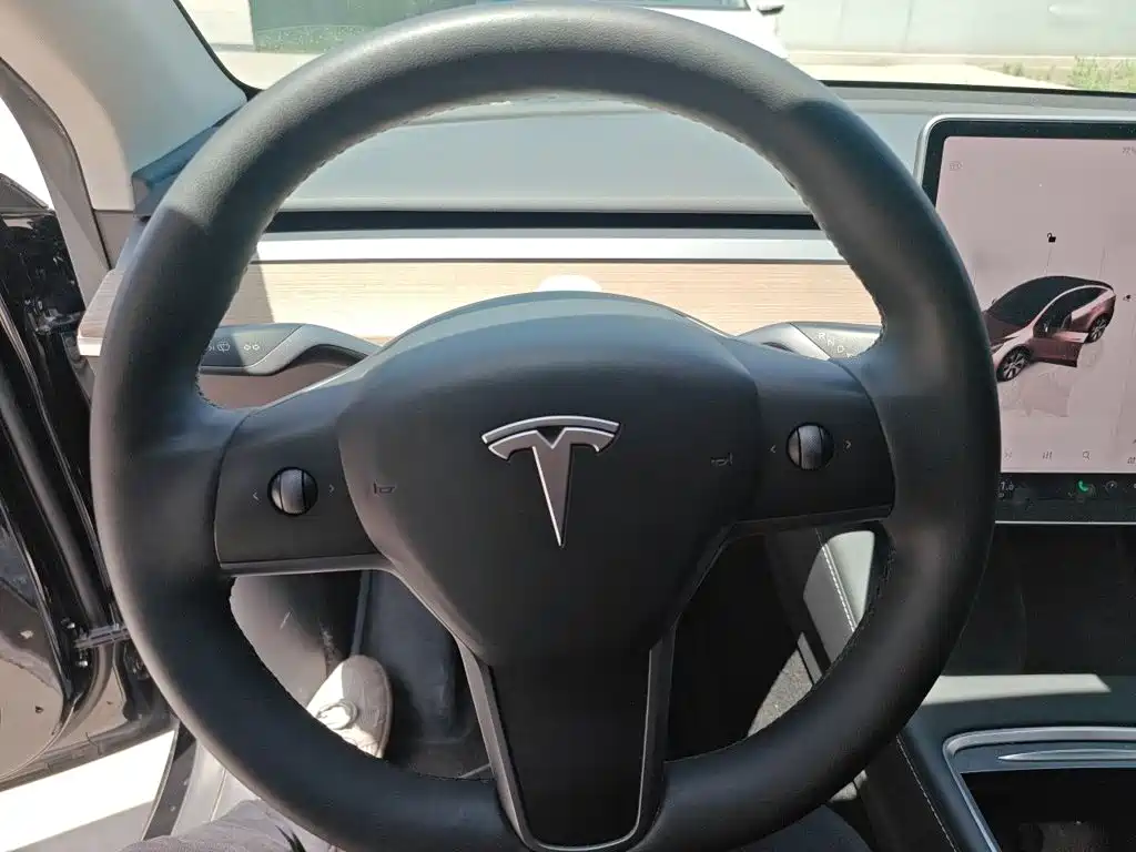 Tesla Model Y 2022 — фото 3