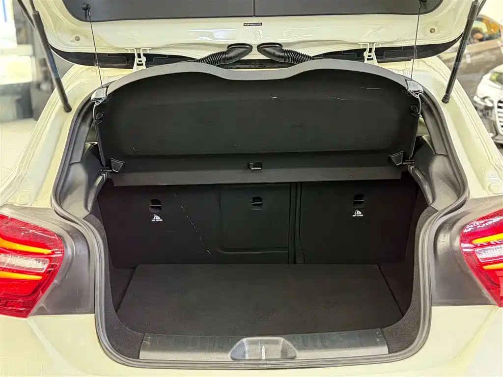 Mercedes-Benz A-Class 2018 — фото 13
