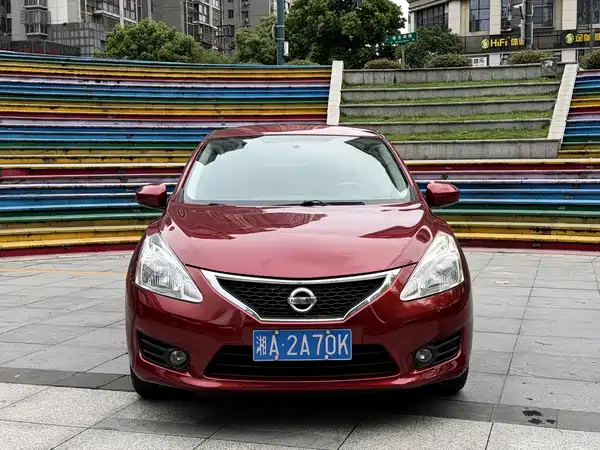 Nissan Tiida 2013