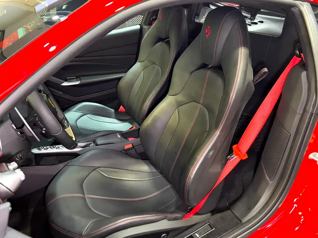 Ferrari F8 2023 — фото 13