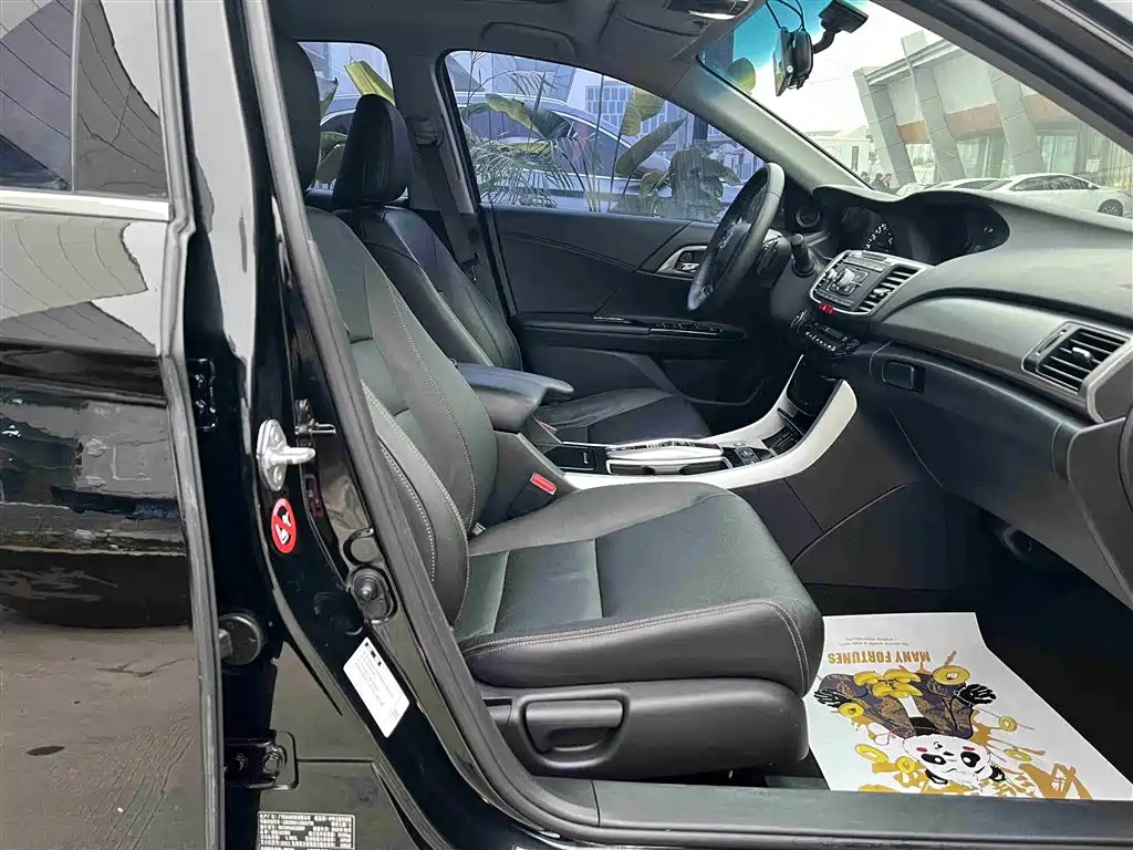 Honda Accord 2018 — фото 12
