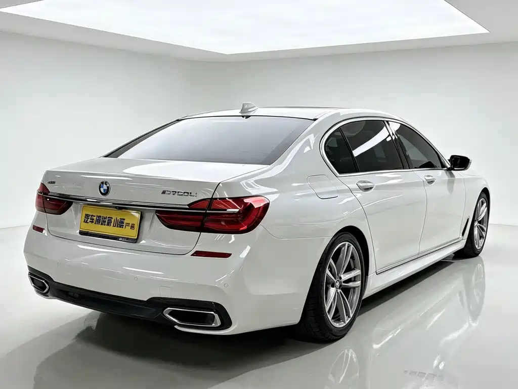 BMW 7 Series 2015 — фото 10