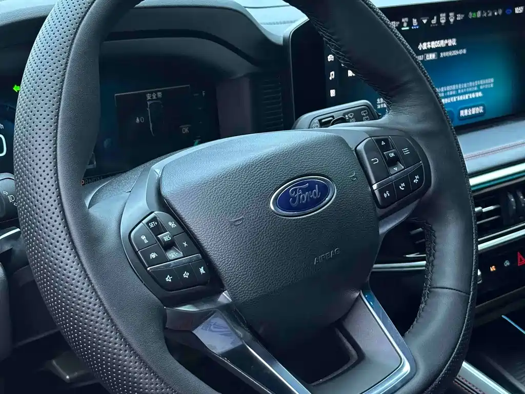 Ford Explorer 2023 — фото 3