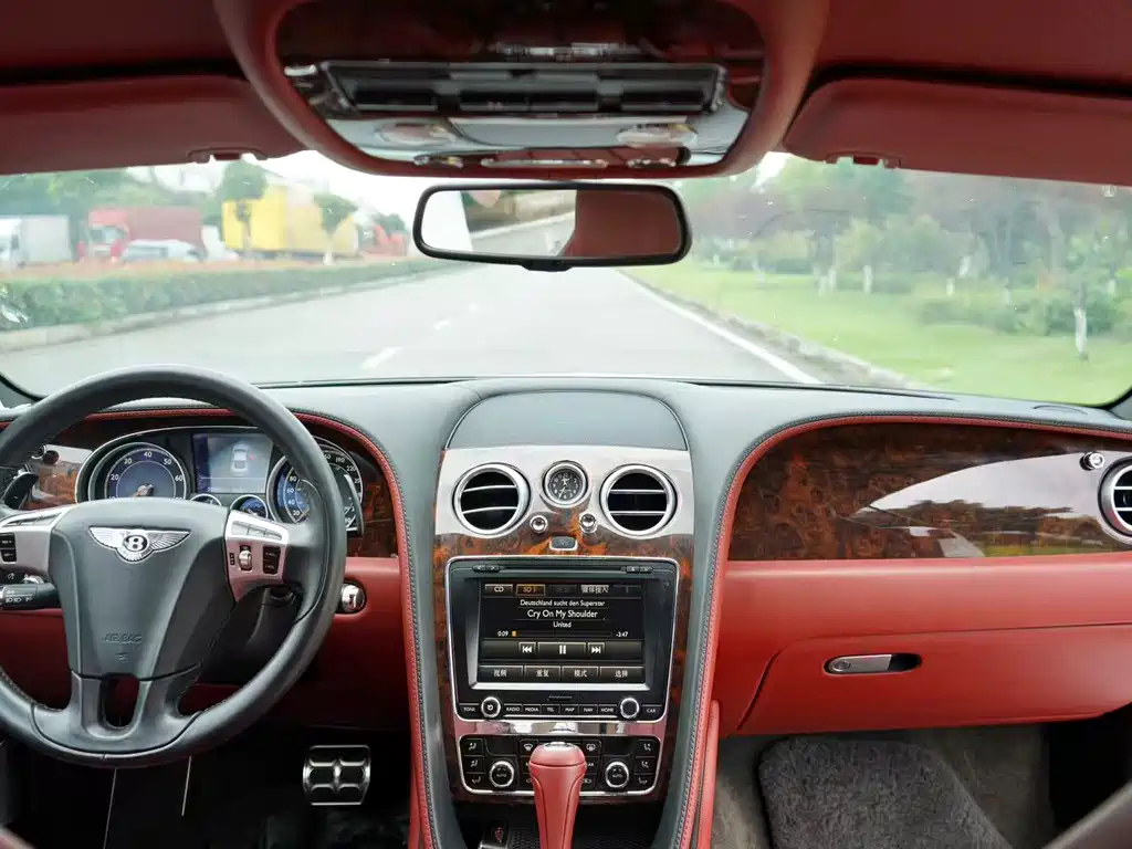 Bentley Continental 2014 — фото 13