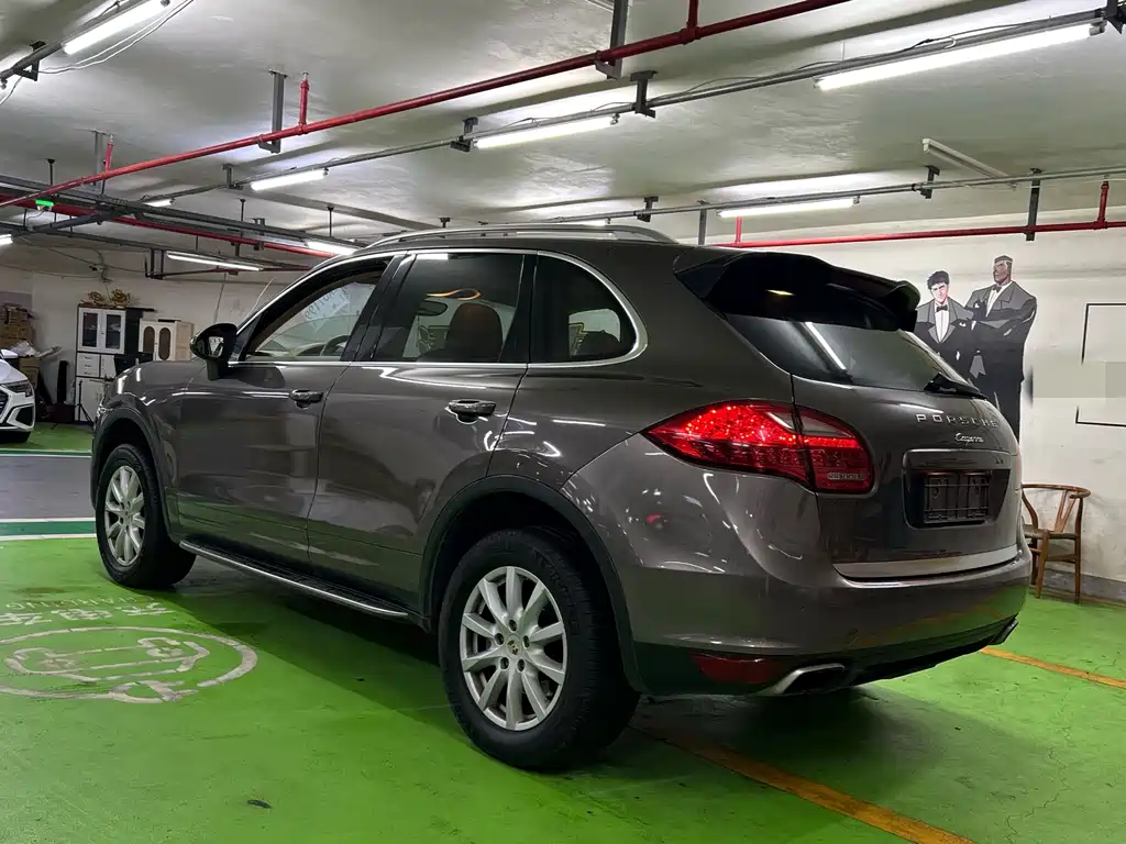 Porsche Cayenne 2011