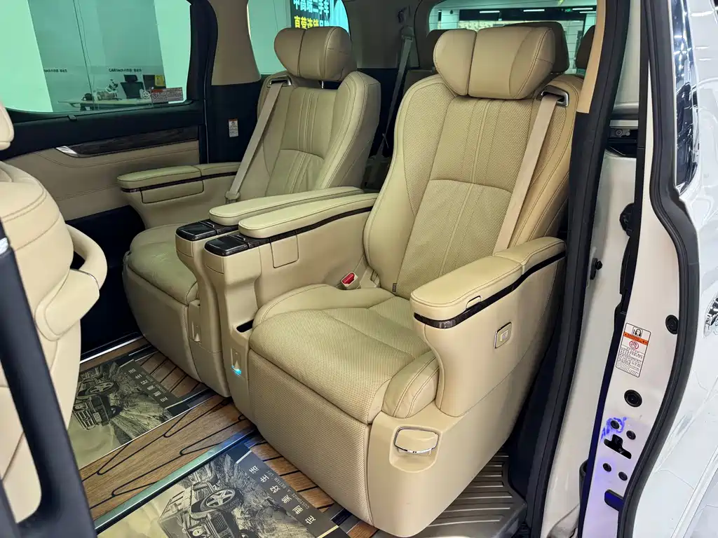 Toyota Alphard 2021 — фото 14