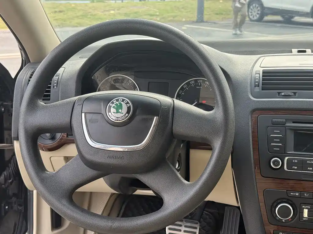 Skoda Octavia 2013 — фото 22