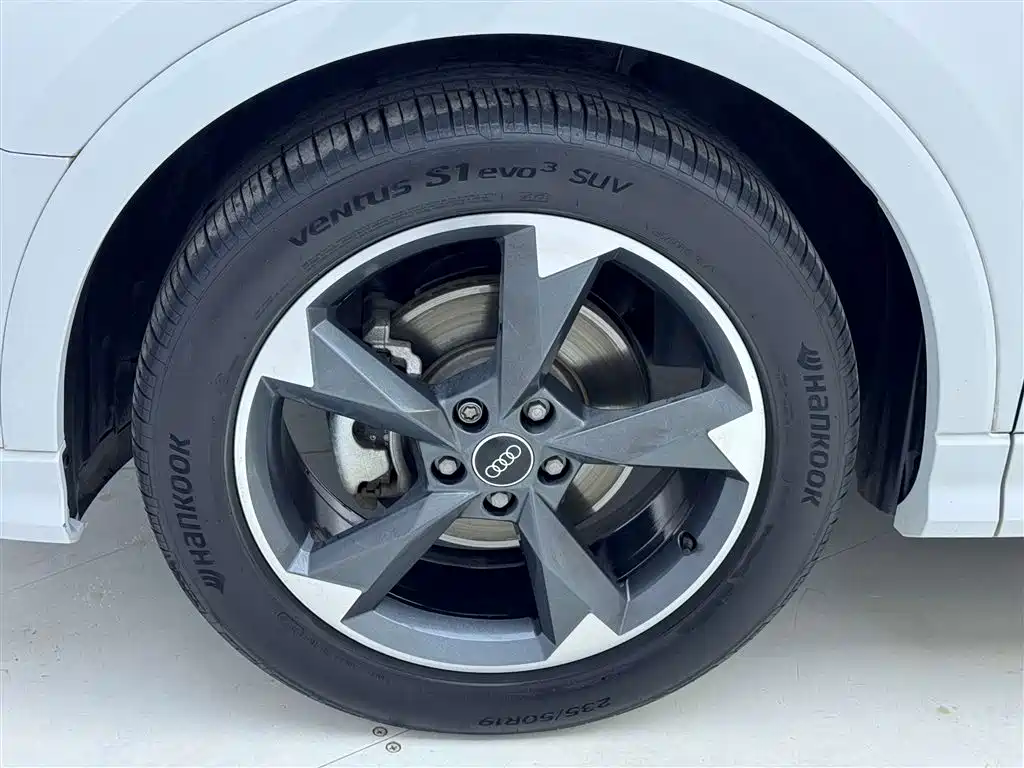 Audi Q3 2023 — фото 11